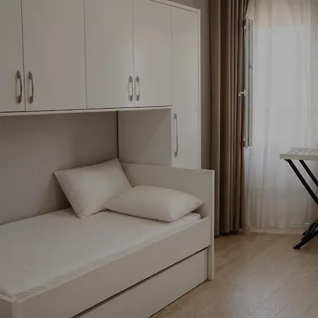 Luxury * Τίρανα